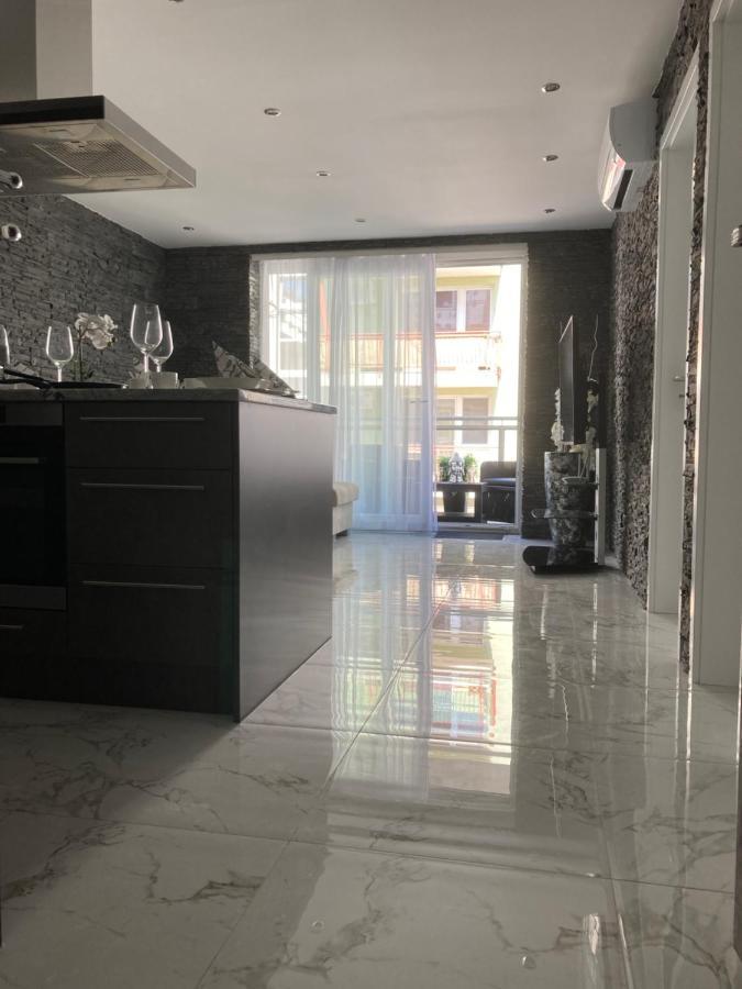 Swiss Luxury Apartment Mosonmagyarovar Exterior photo