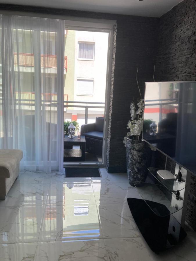 Swiss Luxury Apartment Mosonmagyarovar Exterior photo