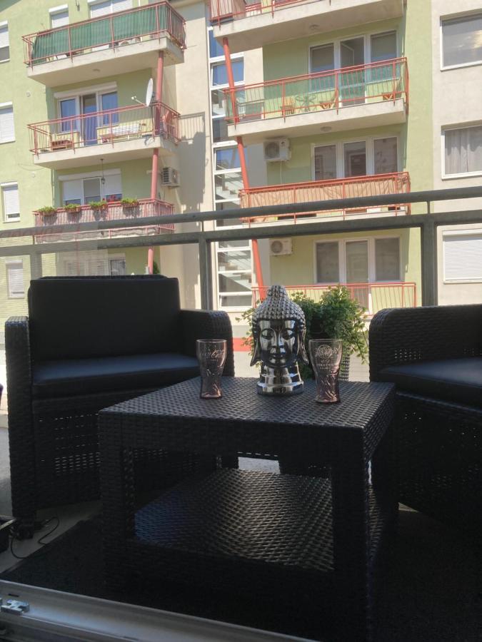 Swiss Luxury Apartment Mosonmagyarovar Exterior photo