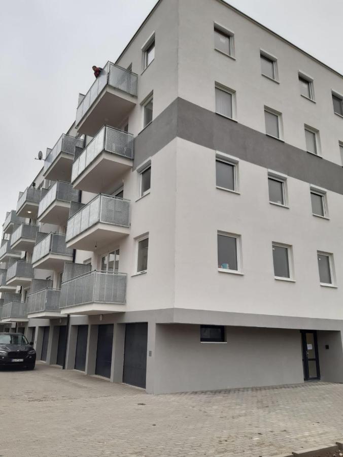 Swiss Luxury Apartment Mosonmagyarovar Exterior photo