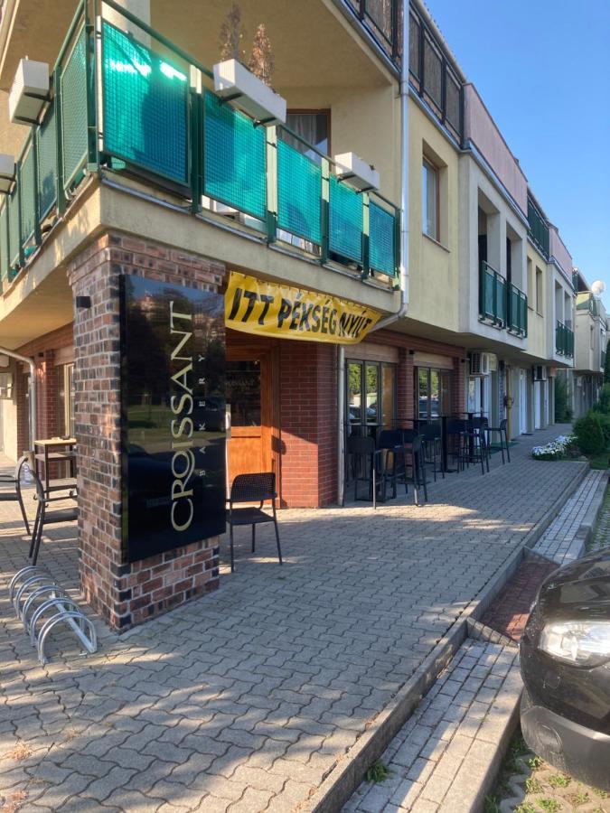 Swiss Luxury Apartment Mosonmagyarovar Exterior photo